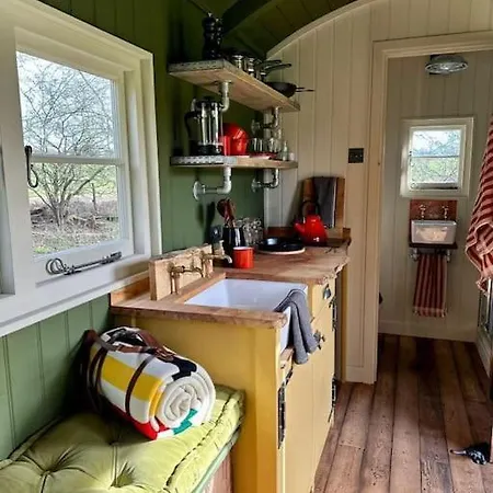 Secret Paddock Secluded Suffolk Getaway Apartment Hollesley Exterior photo