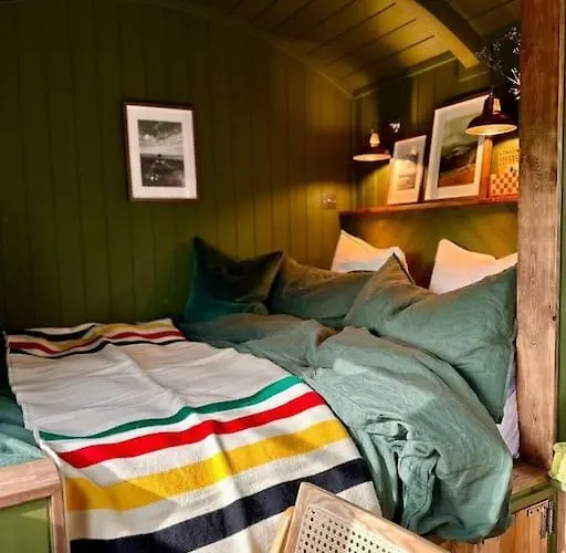 Secret Paddock Secluded Suffolk Getaway